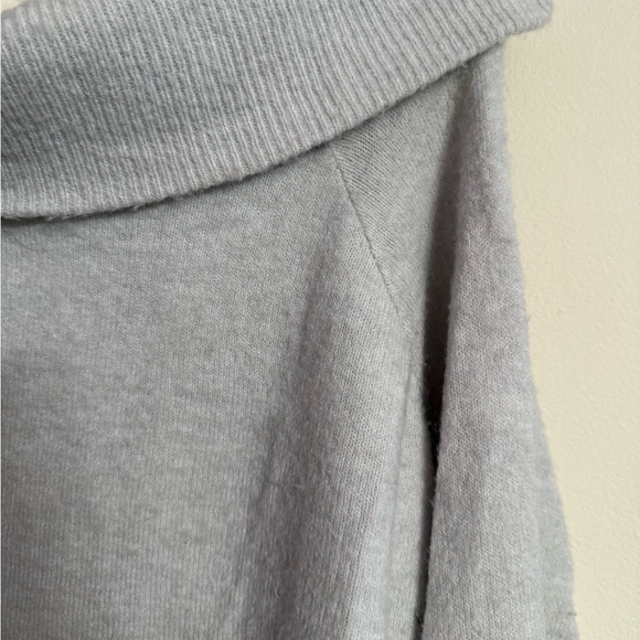 H&M Off The Shoulder Light Gray Marled Sweater Womens XXL - Picture 3 of 4